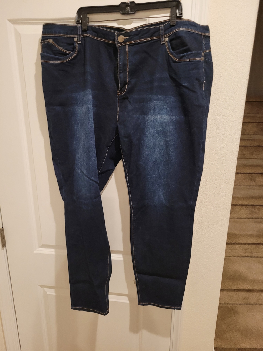 Women's Avenue Skinny Jeans 26A